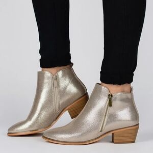 Journee Rebel Bootie